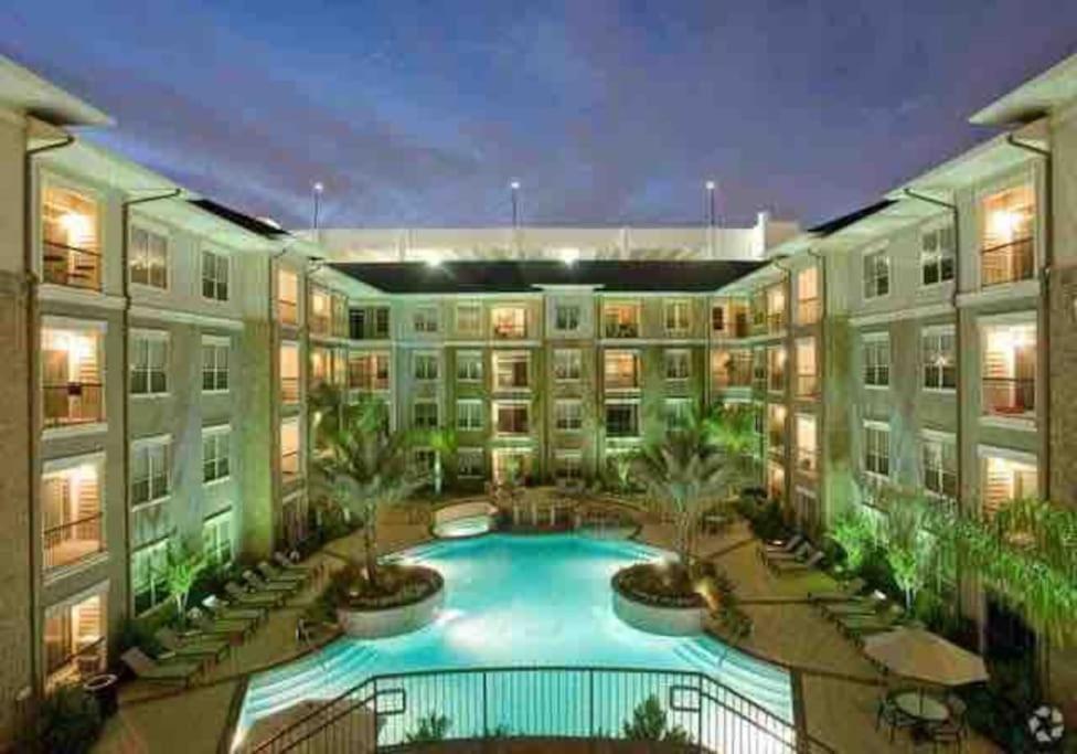 Luxe Apt With Pool, Gym, Wi-Fi, Pets Allowed Apartment Houston Luaran gambar